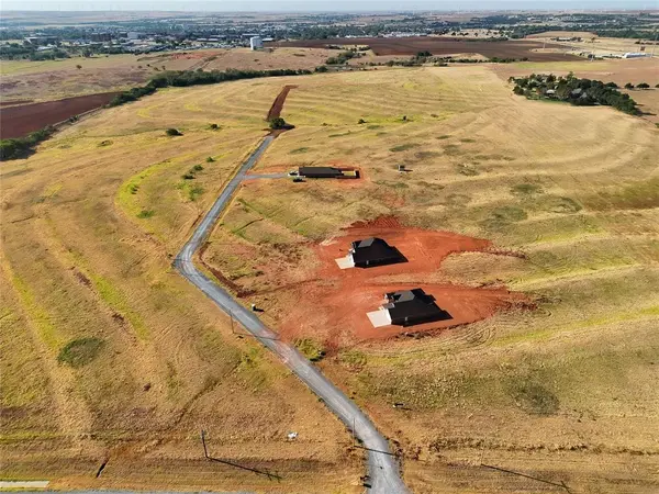 22 Lawter RD, Weatherford, OK 73096