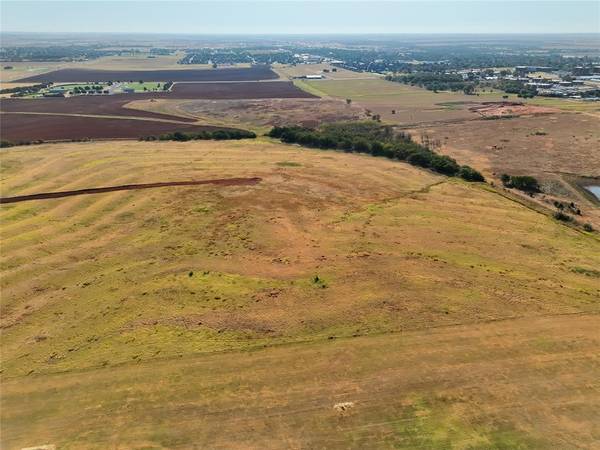 29 Lawter RD, Weatherford, OK 73096