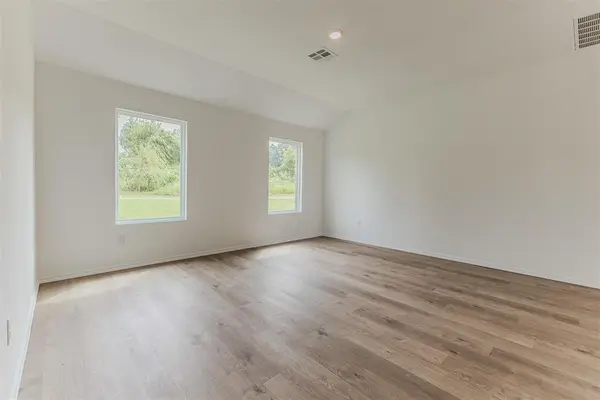 5425 Nicole DR, Tuttle, OK 73089