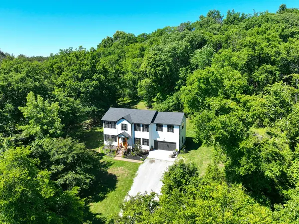 1074 Talon Dr, Columbia, TN 38401