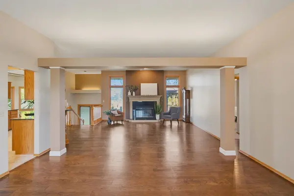 328 Campus Ct, North Newton, KS 67117