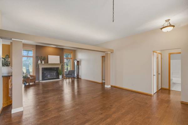 328 Campus Ct, North Newton, KS 67117