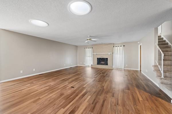 641 N Woodlawn St, Apt 36, Wichita, KS 67208-3669