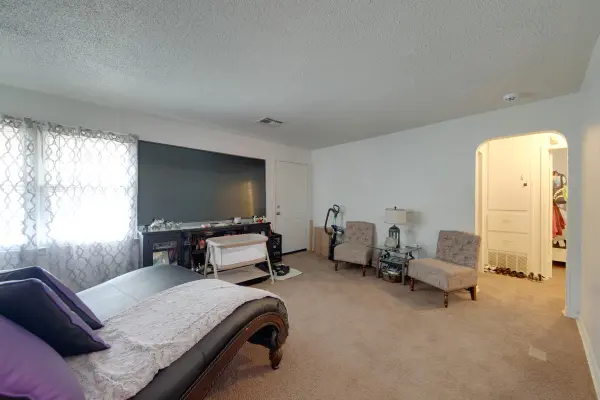 1557 N Chautauqua Ave, Wichita, KS 67214