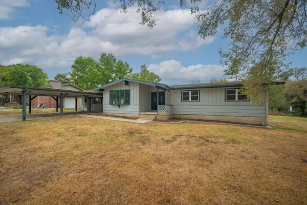 632 Manning DR, Noel, MO 64854