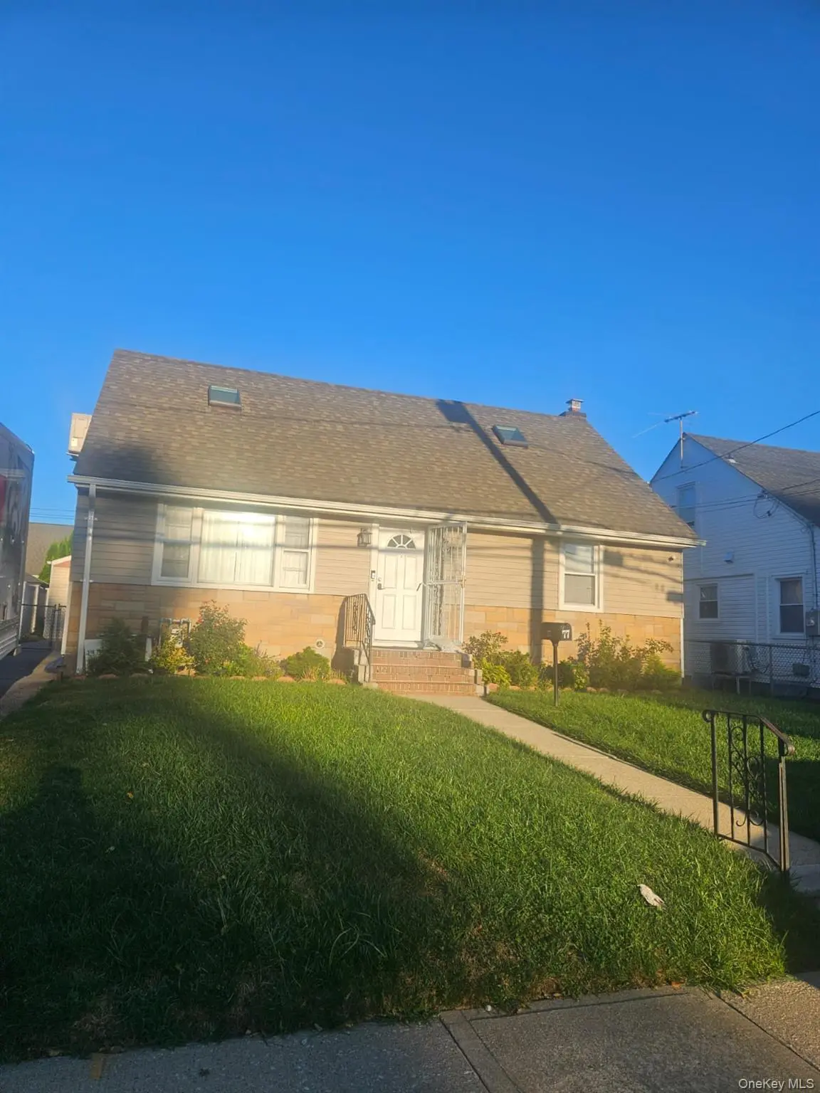 77 LITCHFIELD AVE, Elmont, NY 11003