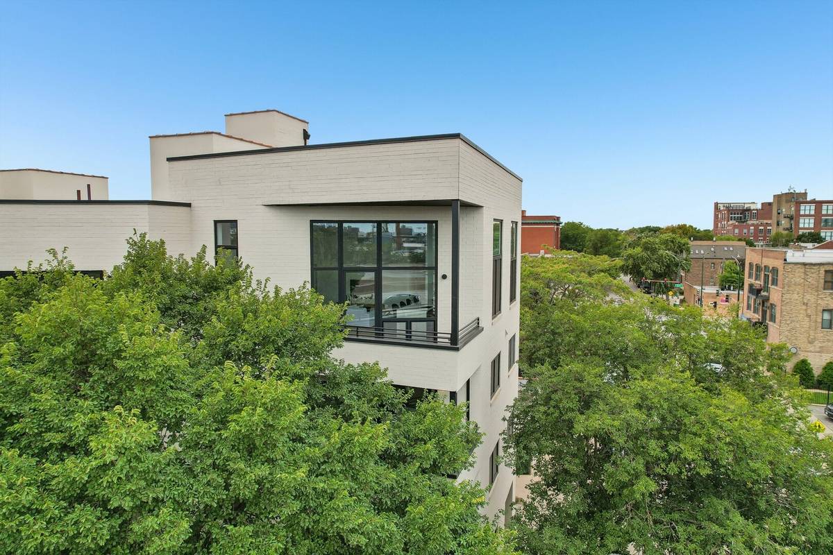 1656 N BOSWORTH AVE #PH-4N, Chicago, IL 60642