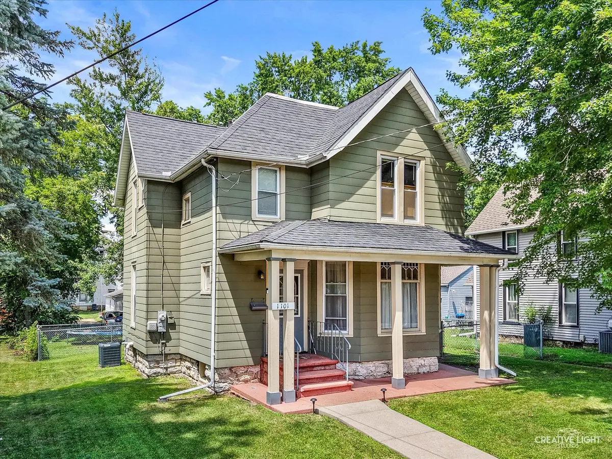 1101 W 4th ST, Dixon, IL 61021