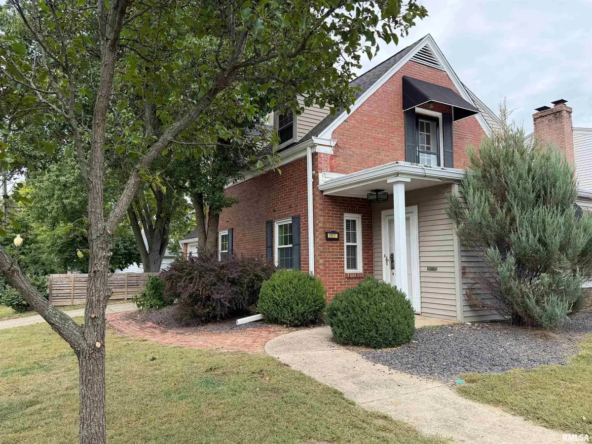 1117 E FAIROAKS AVE, Peoria, IL 61603
