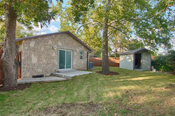 1000 W Saint Johns Ave, Austin, TX 78757