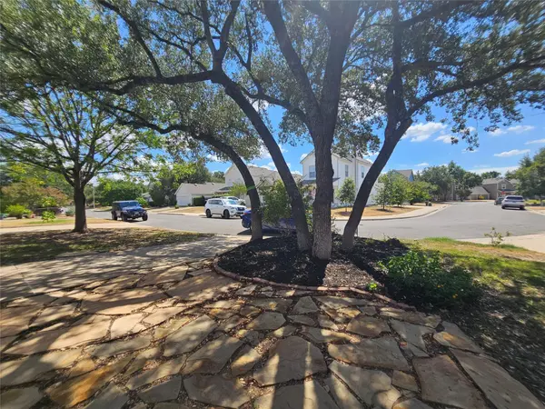 1320 E 3rd ST, Georgetown, TX 78626