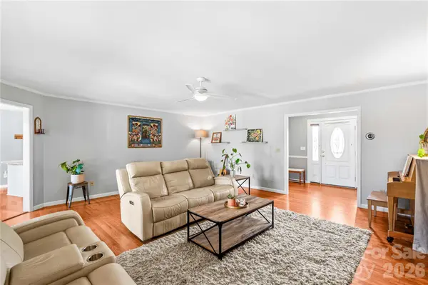 110 Dobbs DR, Statesville, NC 28625