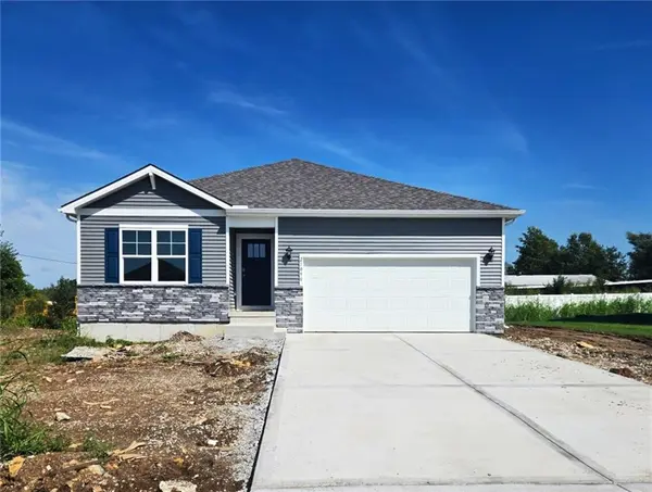 21050 W 217th ST, Spring Hill, KS 66083