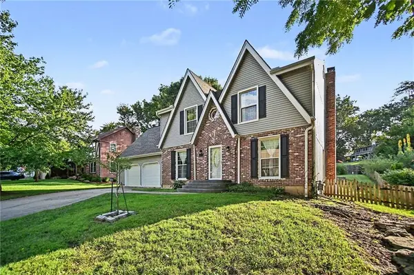 1005 Blueberry LN, Liberty, MO 64068