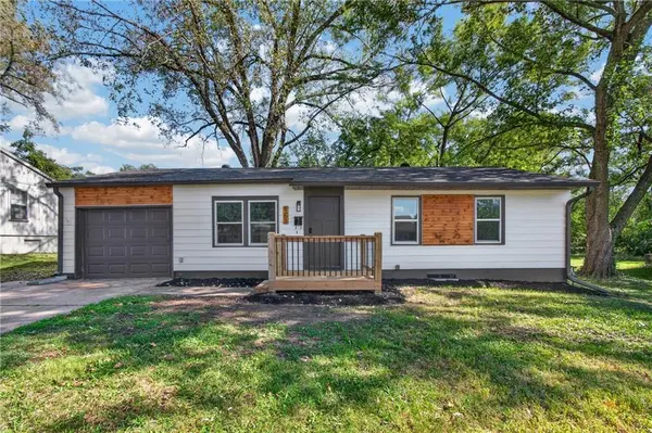 6303 E 153rd ST, Grandview, MO 64030