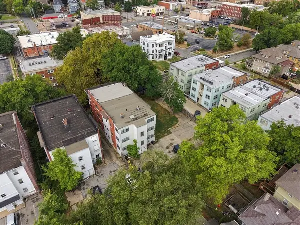 3813 Central ST, Kansas City, MO 64111