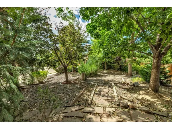 2924 Lake Park, Longmont, CO 80503