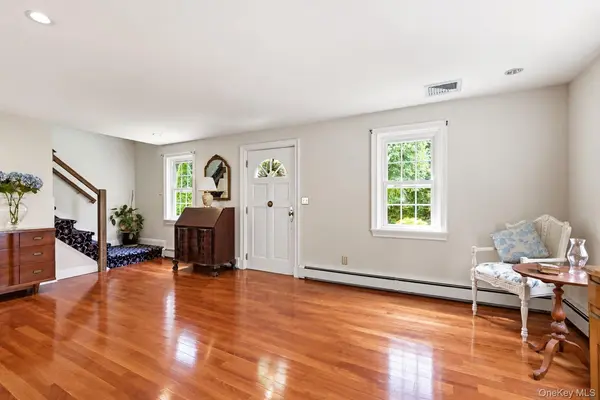 158 Bay RD, Huntington Bay, NY 11743