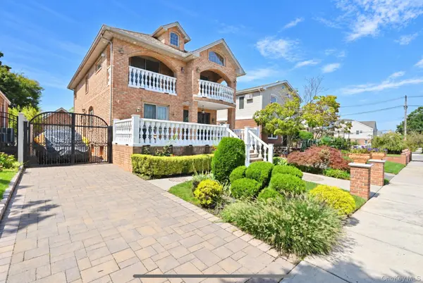 58-12 202nd ST, Bayside, NY 11364