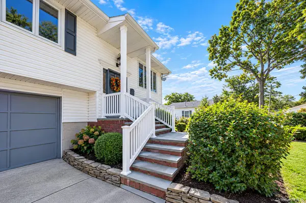 1527 Saint Louis AVE, Bay Shore, NY 11706