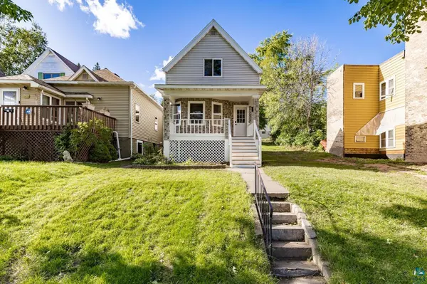 2407 W 6th St, Duluth, MN 55806