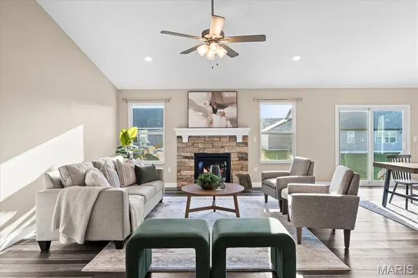 788 Topaz CT, Mascoutah, IL 62258