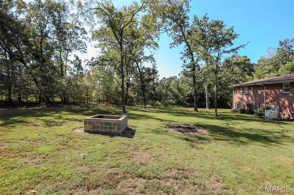 2706 Shady LN, Poplar Bluff, MO 63901