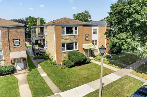 8152 Knox AVE, Skokie, IL 60076