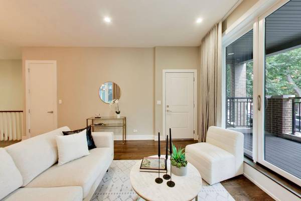 2908 N Burling ST #1, Chicago, IL 60657
