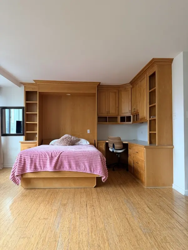 211 E OHIO ST #2706, Chicago, IL 60611