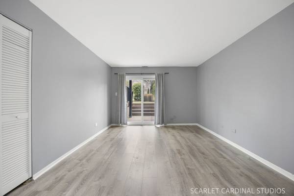 1464 Stonebridge CIR #E3, Wheaton, IL 60189