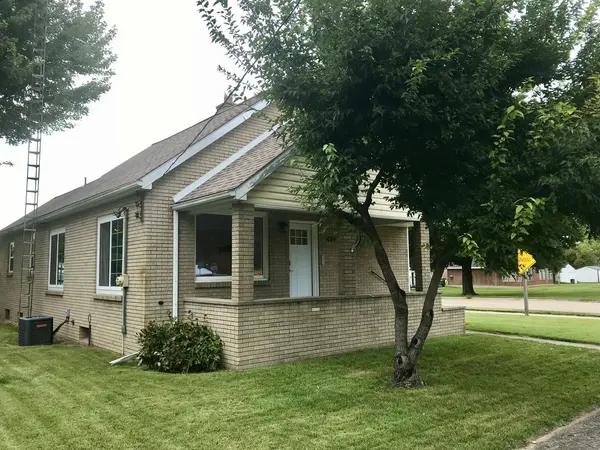 401 Oak ST, Cedar Point, IL 61316