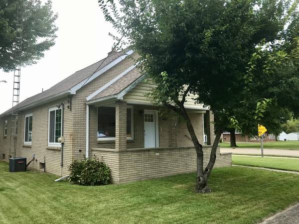 401 Oak ST, Cedar Point, IL 61316