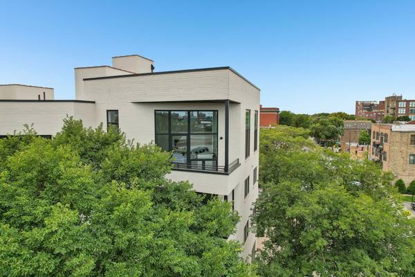 1656 N BOSWORTH AVE #PH-4N, Chicago, IL 60642