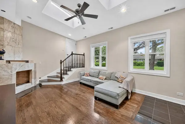 75 N 2nd AVE, Des Plaines, IL 60016
