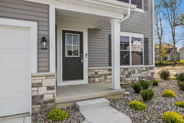 2560 Iowa ST, Crown Point, IN 46307