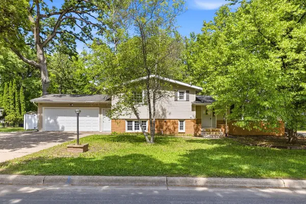 1065 Jorgenson ST SE, Hutchinson, MN 55350