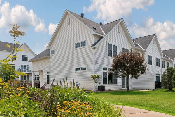 2143 Old School RD, Mound, MN 55364