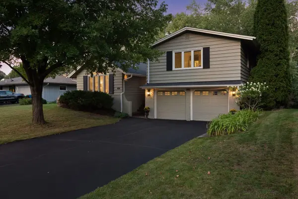 6621 Limerick LN, Edina, MN 55439