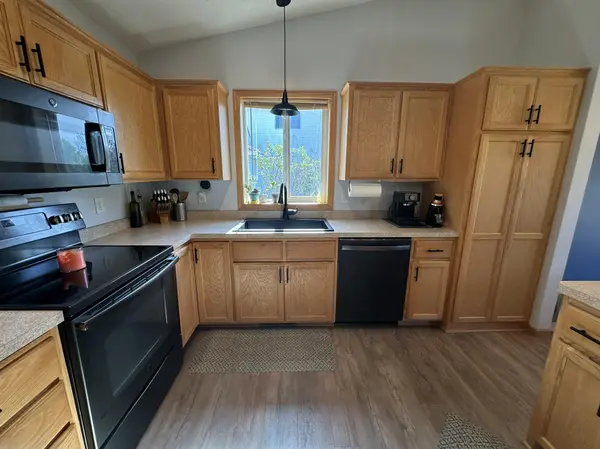 18066 Lincoln CIR NW, Elk River, MN 55330