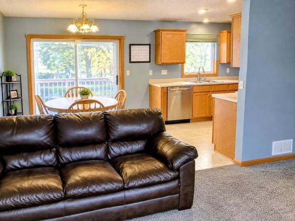 7130 Jorgensen LN S, Cottage Grove, MN 55016