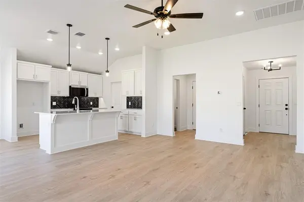 3804 Eureka DR, Norman, OK 73069