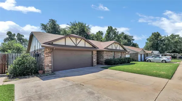 512 Morgan DR, Moore, OK 73160