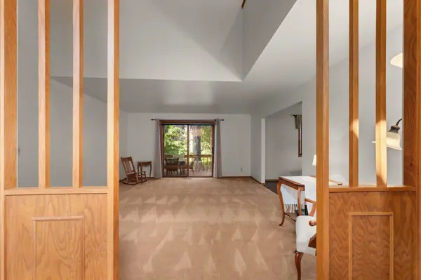 901 E WINDFIELD PL #B, Appleton, WI 54911