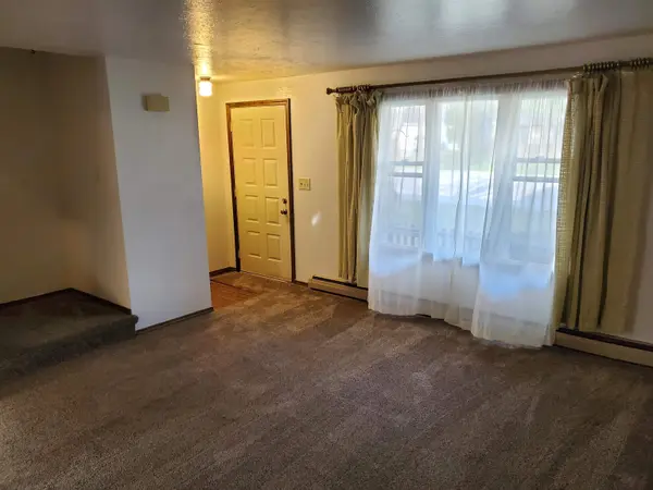 1940 WOOD LN, Green Bay, WI 54304-1948
