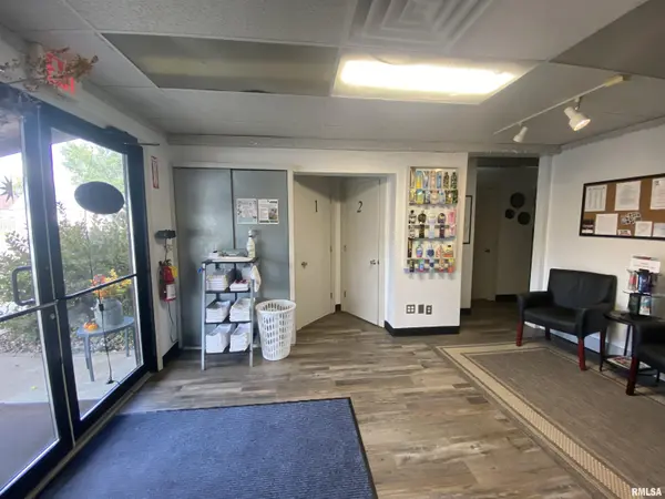 30 E OLIVE ST, Canton, IL 61520