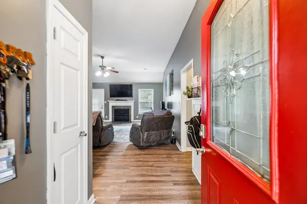 530 Glenstone Springs Dr, Clarksville, TN 37043