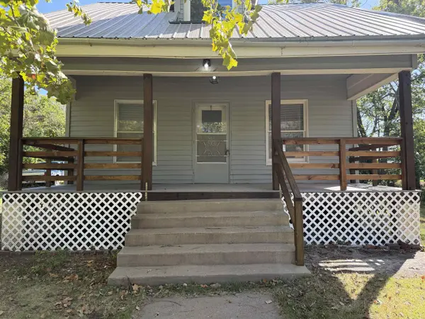 116 S Elm St, Eureka, KS 67045