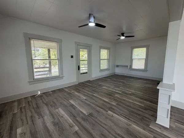 116 S Elm St, Eureka, KS 67045