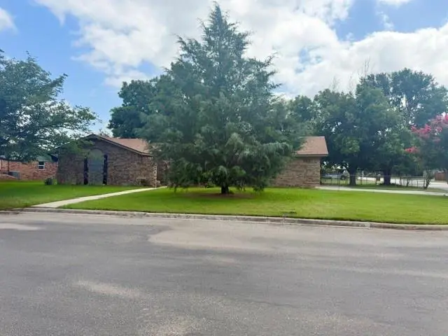 4504 Delwood Drive, Brownwood, TX 76801